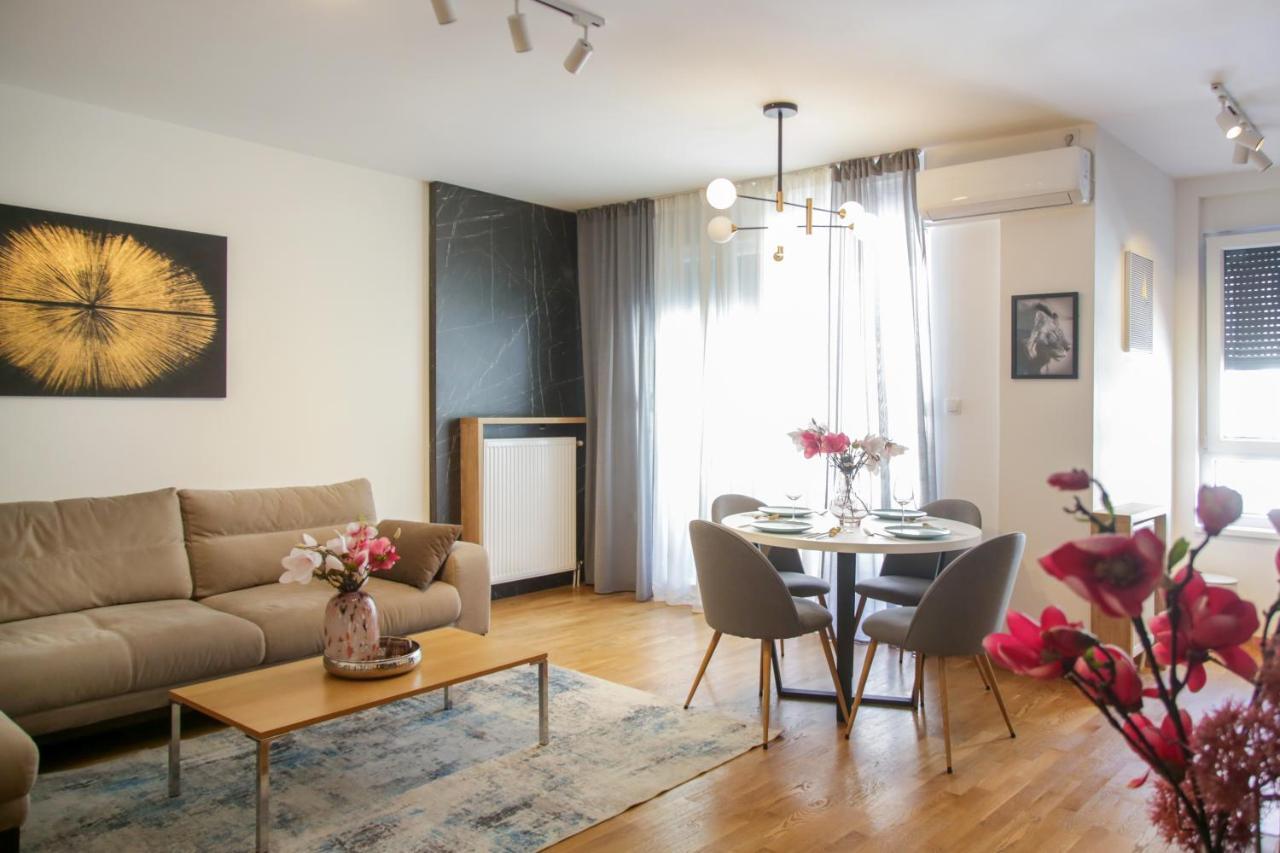 Supernova Deluxe Residence Újvidék Kültér fotó