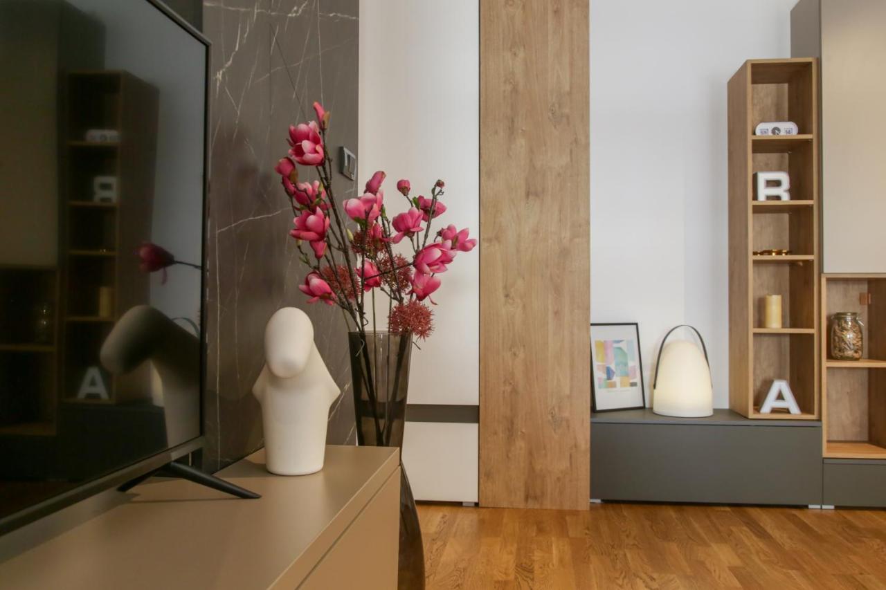 Supernova Deluxe Residence Újvidék Kültér fotó