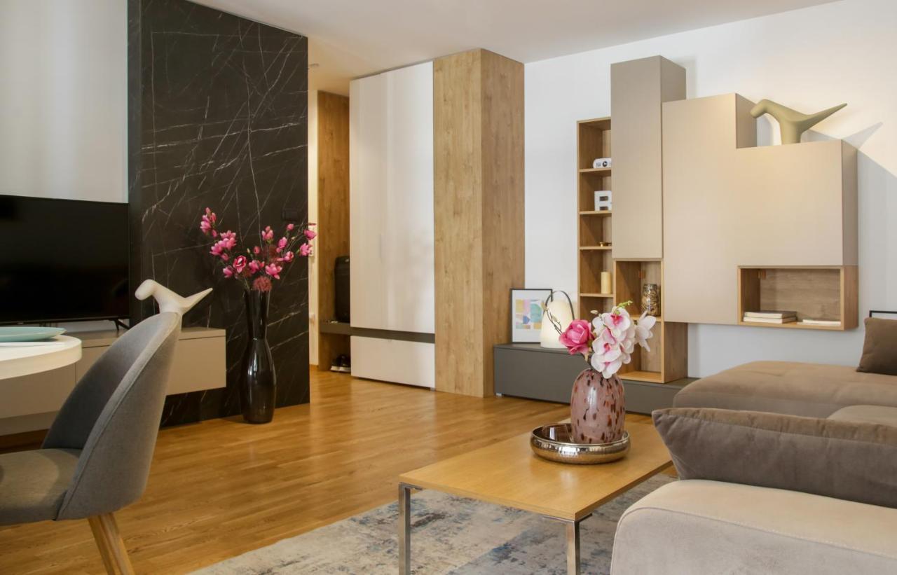 Supernova Deluxe Residence Újvidék Kültér fotó