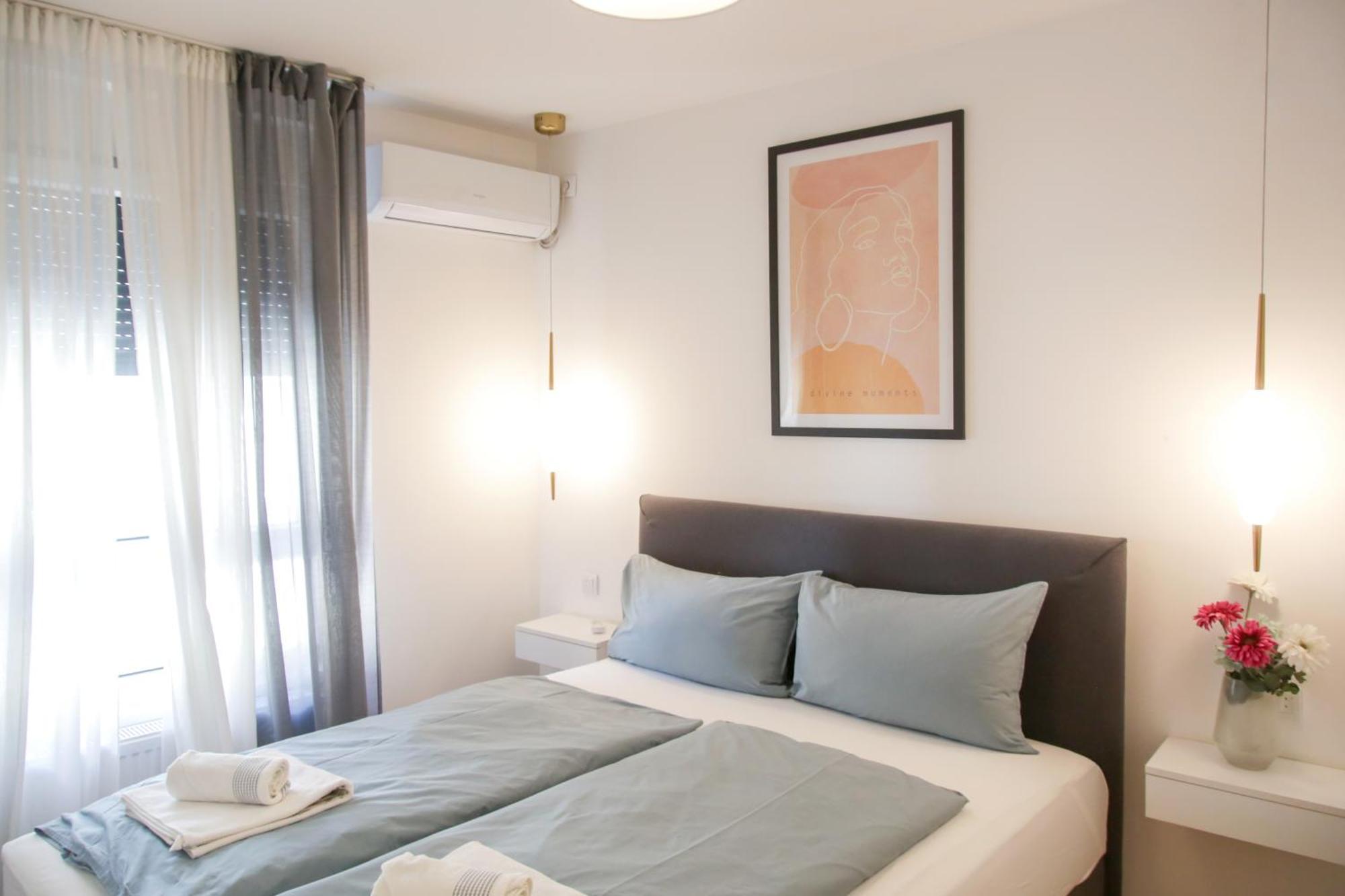 Supernova Deluxe Residence Újvidék Szoba fotó